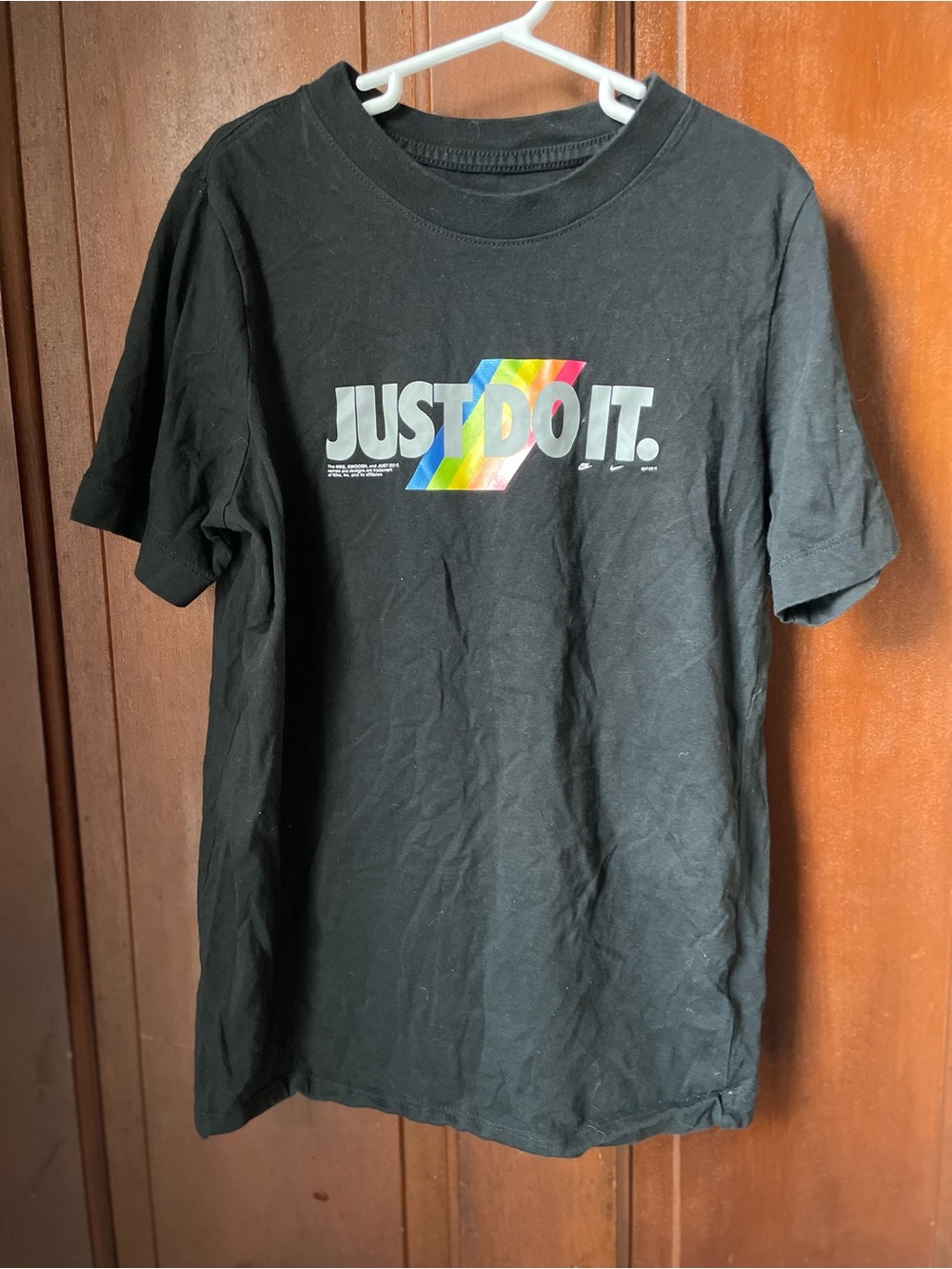Nike boys medium short sleeve black shirt